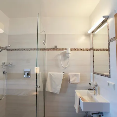 فندق Hotel-restaurant Am Hochfuchs اوغندورف