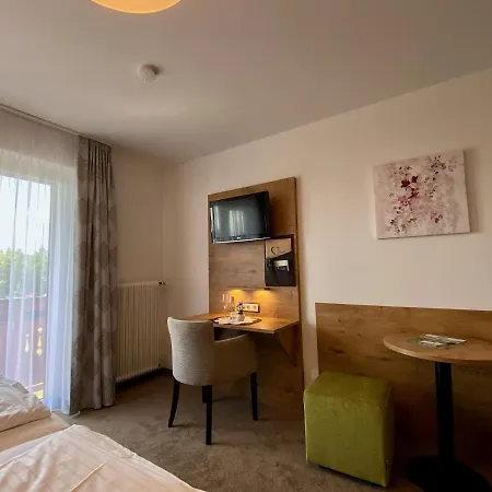 فندق Hotel-restaurant Am Hochfuchs اوغندورف