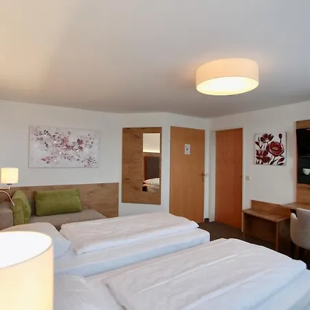 فندق Hotel-restaurant Am Hochfuchs 3*