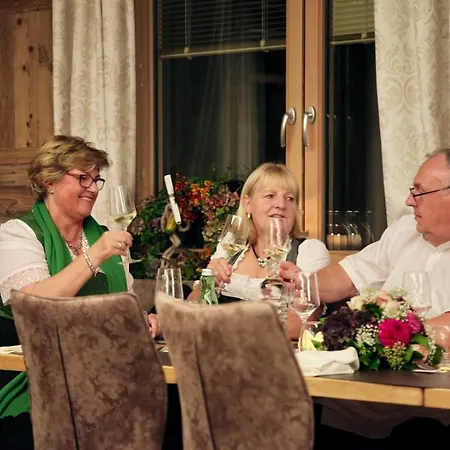 Отель Hotel-restaurant Am Hochfuchs 3*